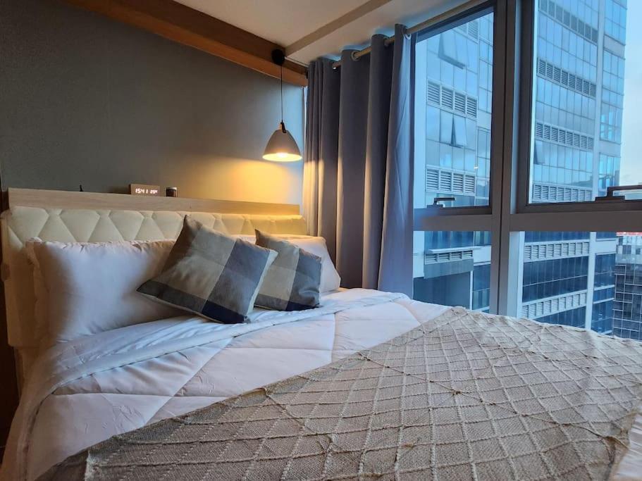 Luxestaysmnl Coastal Chic Netflx 380Mbps Pool Bgc Manila Esterno foto