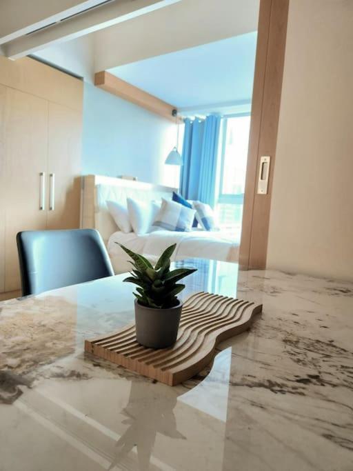 Luxestaysmnl Coastal Chic Netflx 380Mbps Pool Bgc Manila Esterno foto