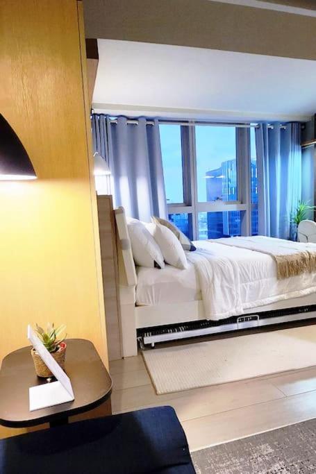 Luxestaysmnl Coastal Chic Netflx 380Mbps Pool Bgc Manila Esterno foto